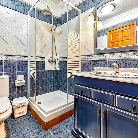 Las Americas Family *